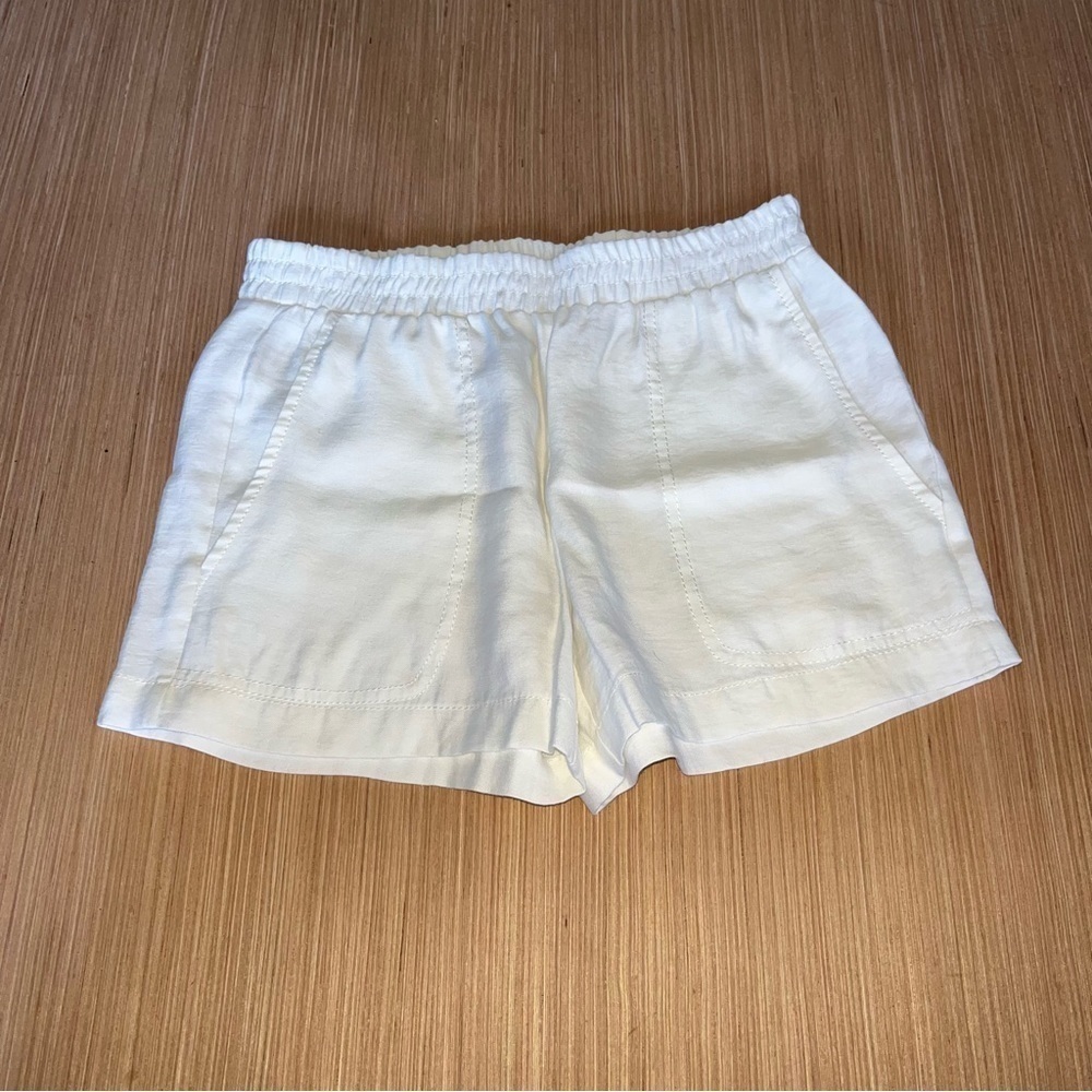 BCBG White Shorts - Picture 3 of 8